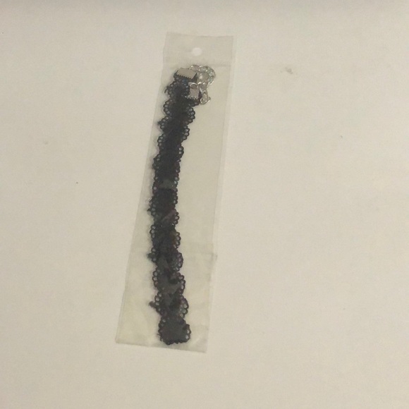 Chokers - Picture 4 of 8